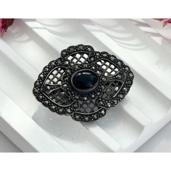 Vintage Jewelry - Art Deco Marcasite & Onyx Inlaid Vintage Oval Dark Brooch Pin